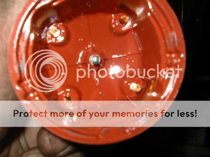 How to replace the distributor cap and rotor on Volvo 240